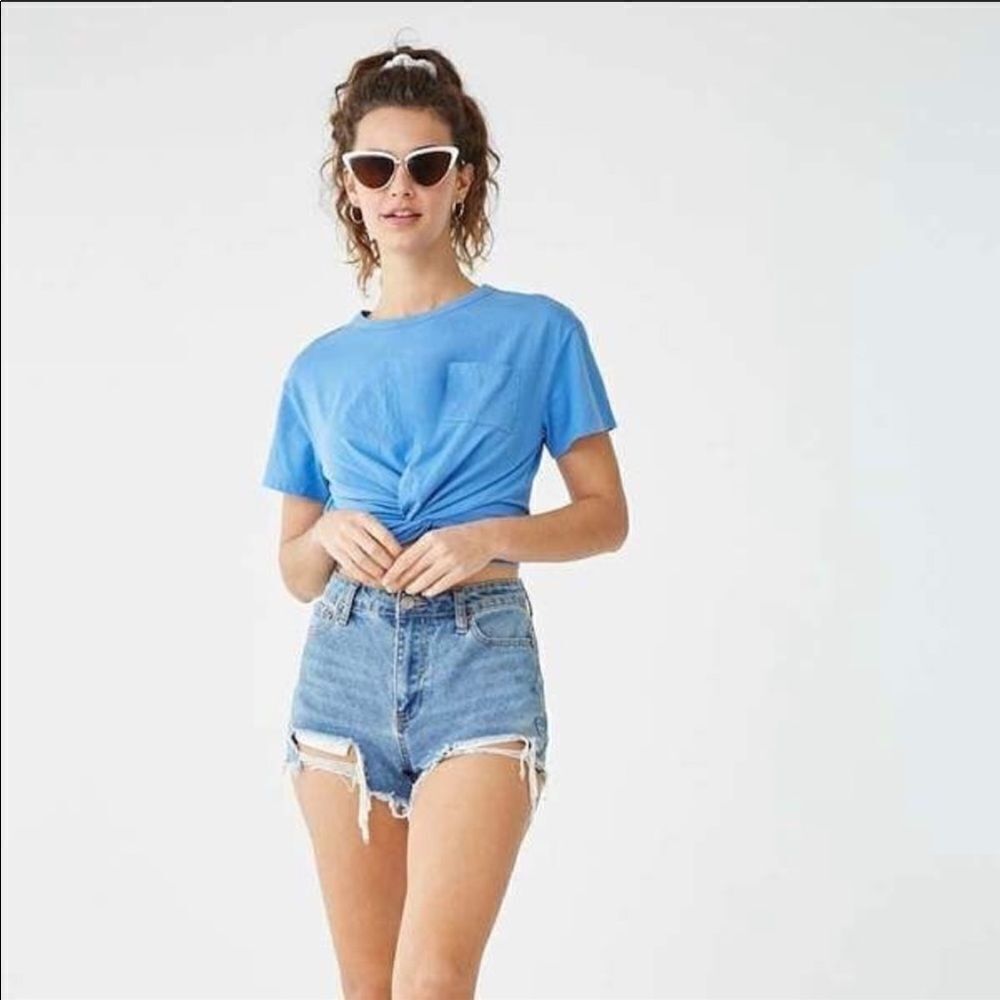✨Twist Knot Pocket Cropped Tshirt✨